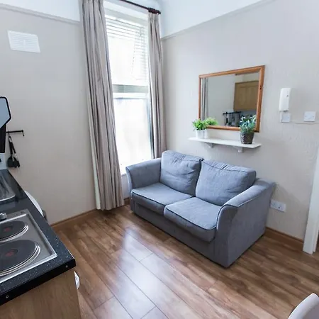 East Park Apartman *